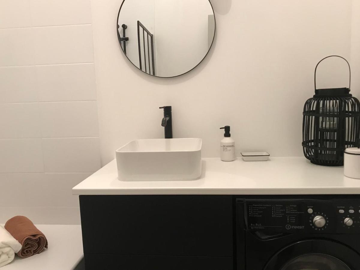 Nimes , Appartement Renove Dans Immeuble Classe. מראה חיצוני תמונה