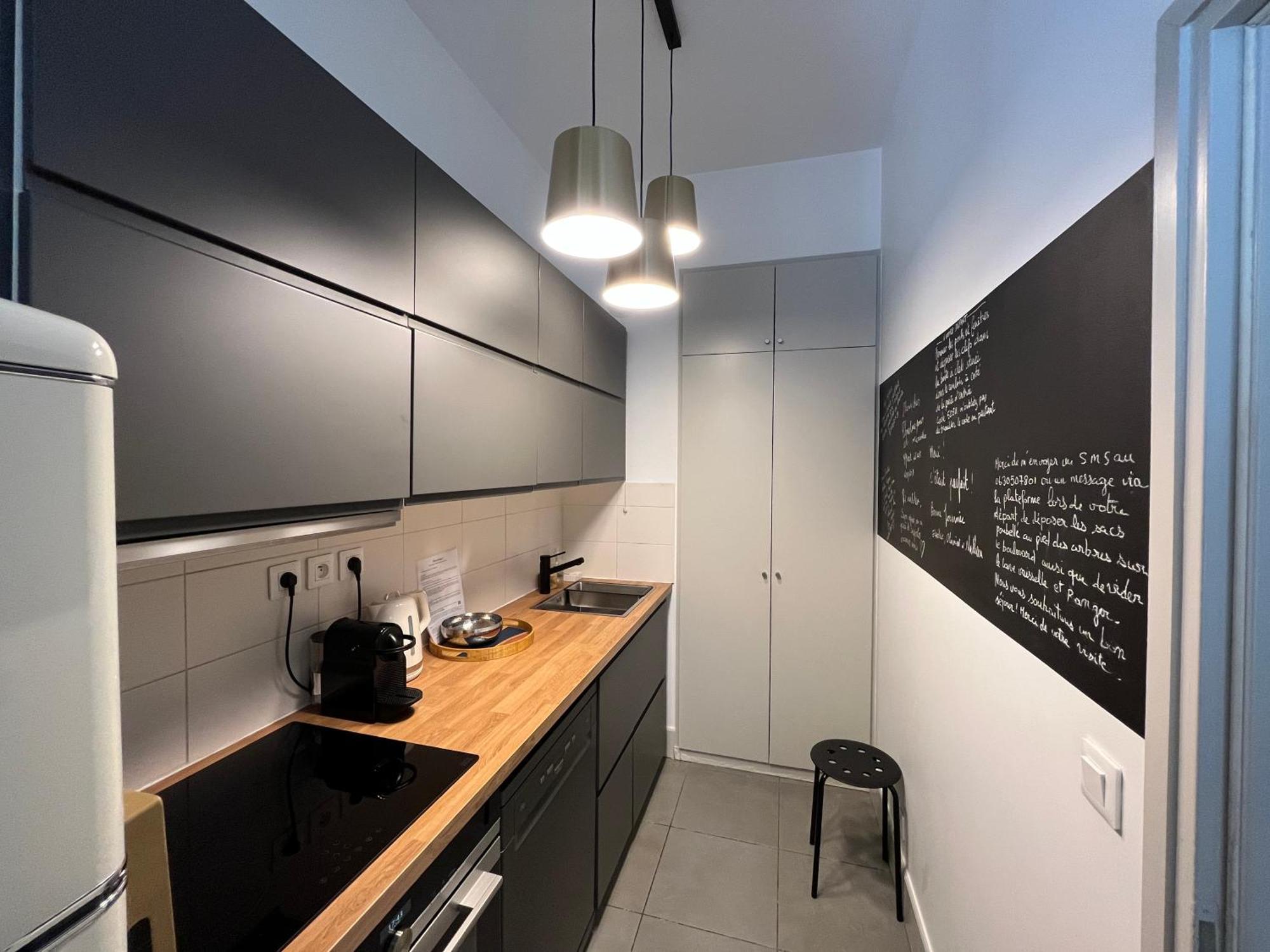 Nimes , Appartement Renove Dans Immeuble Classe. מראה חיצוני תמונה