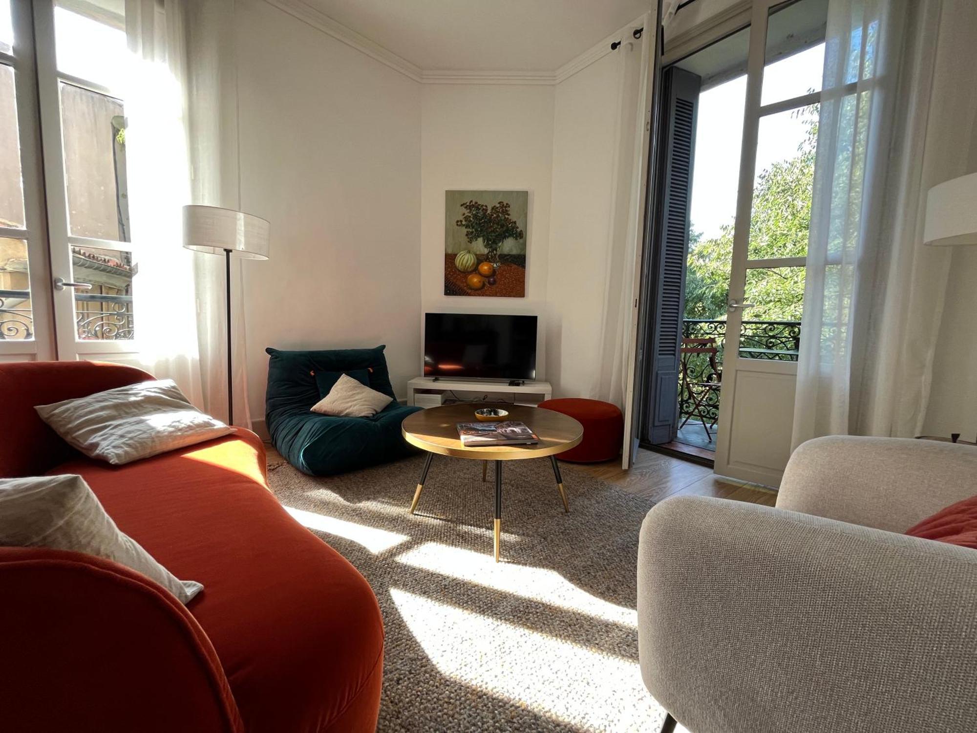 Nimes , Appartement Renove Dans Immeuble Classe. מראה חיצוני תמונה